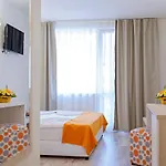 Garden Nevis מלון 3*