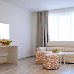 Garden Nevis סאני ביץ'